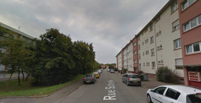 Współczesne zdjęcie. Przedstawia Rue Sobieski w jednym z miast francuskich. 